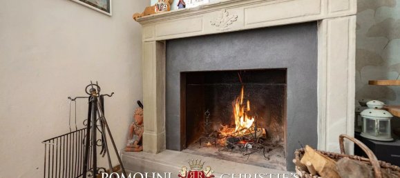 10 rooms House in Arezzo, Italy No. 85324 9