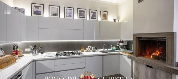 10 rooms House in Arezzo, Italy No. 85324 18