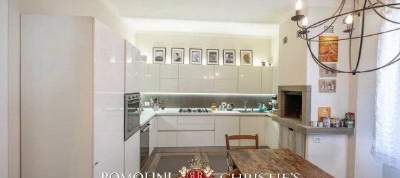 10 rooms House in Arezzo, Italy No. 85324 17