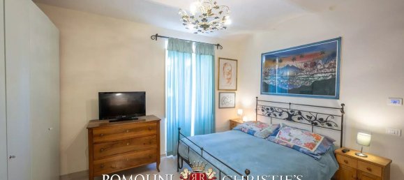 10 rooms House in Arezzo, Italy No. 85324 27