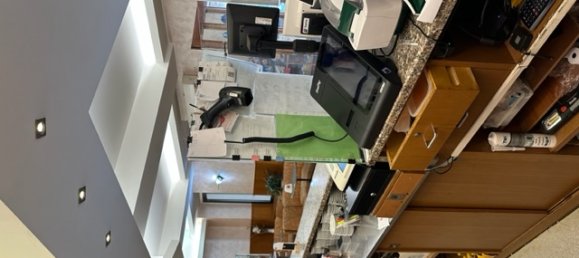 130m² Commercial property in Usmate Velate, Italy No. 64902 4