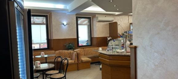 130m² Commercial property in Usmate Velate, Italy No. 64902 3