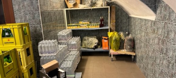 130m² Commercial property in Usmate Velate, Italy No. 64902 19