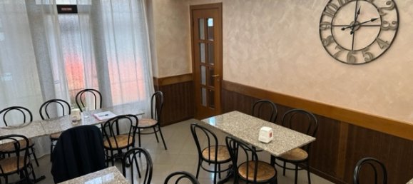 130m² Commercial property in Usmate Velate, Italy No. 64902 14