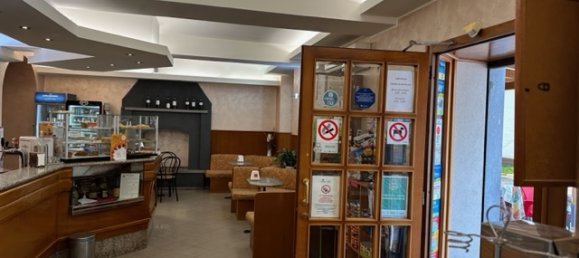 130m² Commercial property in Usmate Velate, Italy No. 64902 5