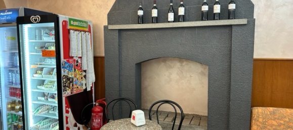 130m² Commercial property in Usmate Velate, Italy No. 64902 8