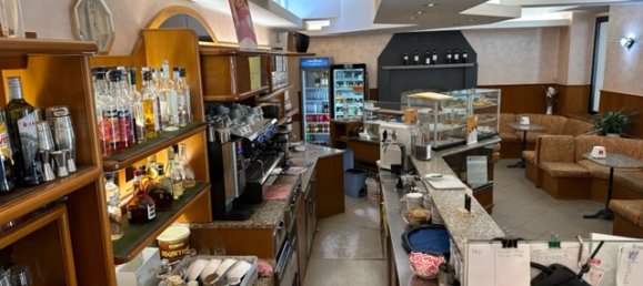 130m² Commercial property in Usmate Velate, Italy No. 64902 17