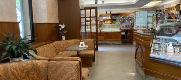 130m² Commercial property in Usmate Velate, Italy No. 64902 21