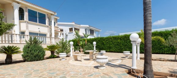 4 Schlafzimmer Villa in Paralimni, Cyprus, Nr. 22404 21