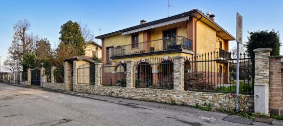 7 rooms Villa in Casalmaiocco, Italy No. 102742 3