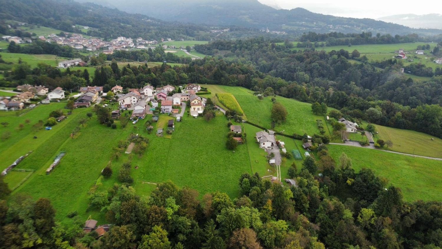  Land in Belluno, Italy No. 395824