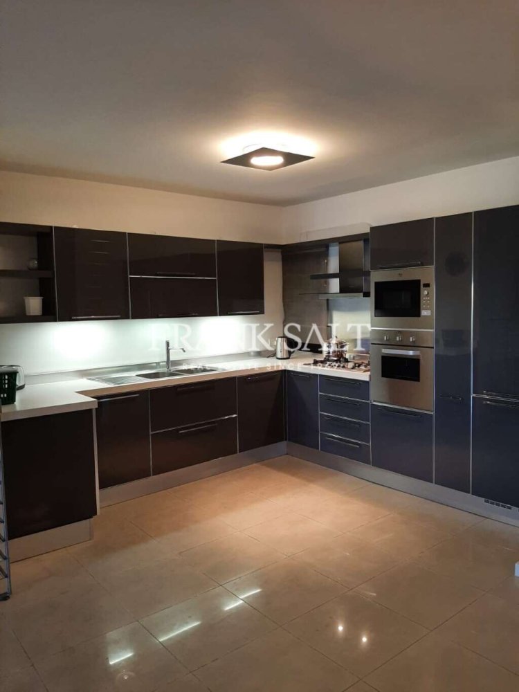 Apartamento T3 em Pieta, Malta N.º 4513