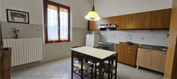 6 rooms House in Empoli, Italy No. 30304 15