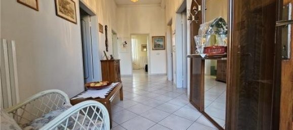 6 rooms House in Empoli, Italy No. 30304 11