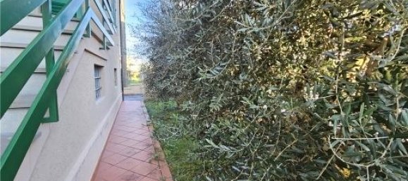 6 rooms House in Empoli, Italy No. 30304 3