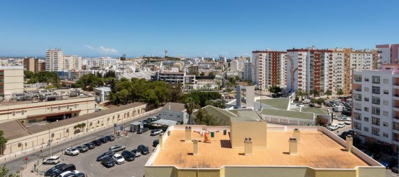 4 bedrooms Duplex in Faro, Portugal No. 154646 10