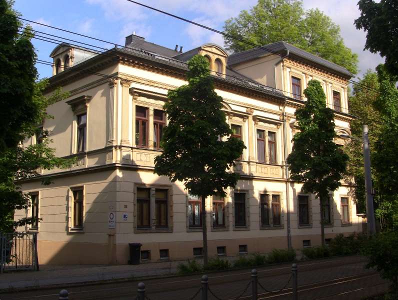 Квартира с 1 спальней в Цвиккау, Германия № 234913