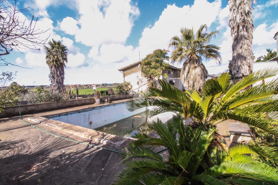 6غرفة فيلا في Pomezia, Italy رقم 88735