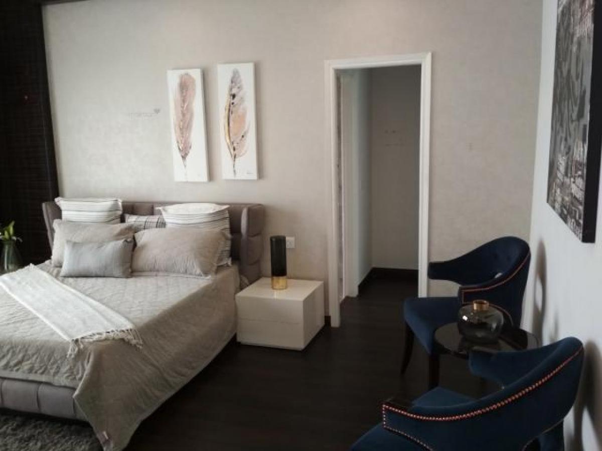 Casa T2 em Noida, India N.º 67920