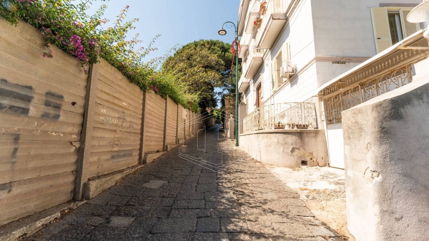 10 rooms Villa in Naples, Italy No. 67167