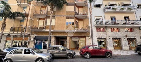 Propriété commerciale à Brindisi, Italy 200m² No. 343065 2