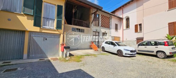 5 bedrooms House in Capiago Intimiano, Italy No. 373757 4