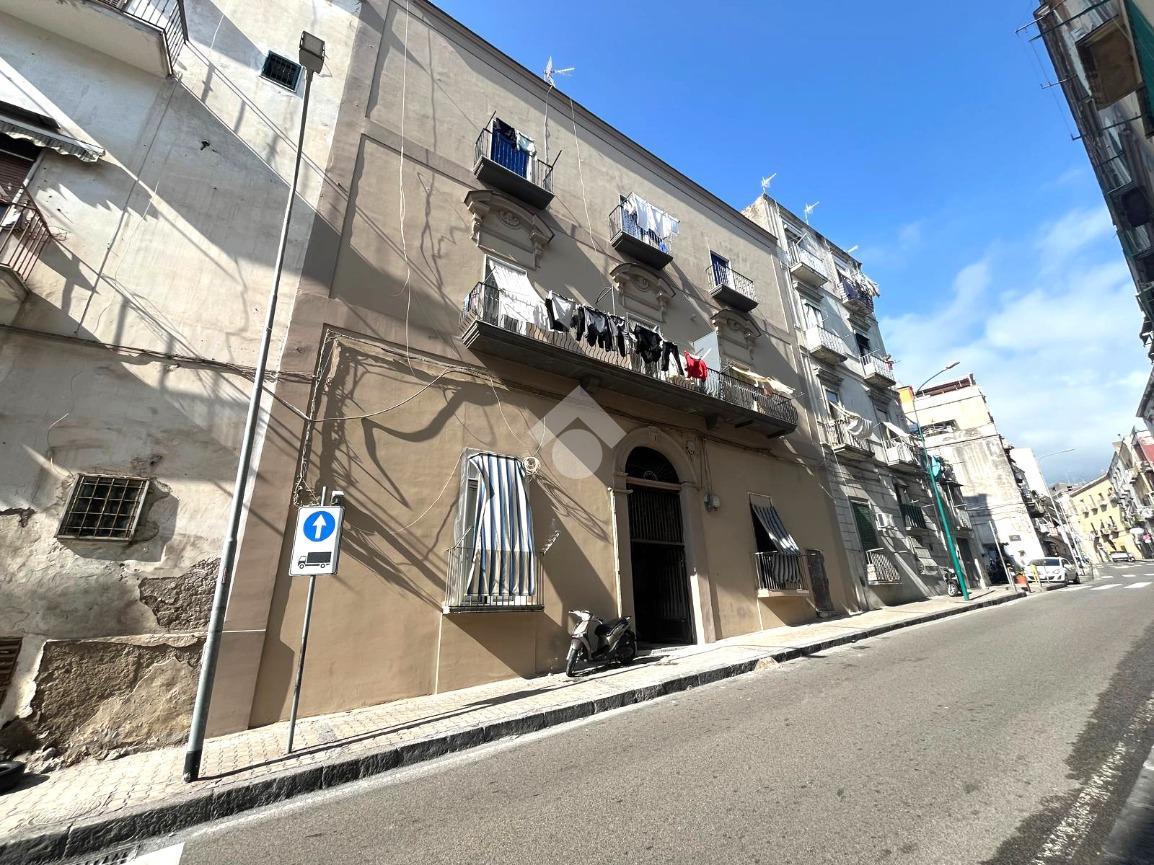 2 rooms Apartment in Torre del Greco, Italy No. 7012