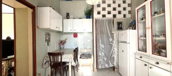 2 rooms Apartment in Torre del Greco, Italy No. 7012 3