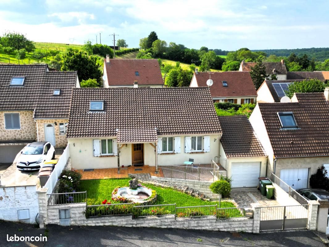 Дом с 4 спальнями в Жюмовиль, Франция № 181105