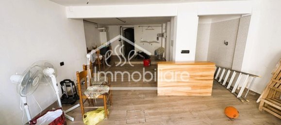 6-salle Appartement à Empoli, Italy No. 215757 23
