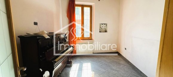 6-salle Appartement à Empoli, Italy No. 215757 39