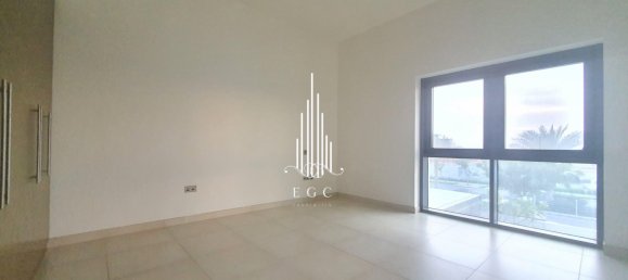 5 bedrooms Villa in Yas Island, UAE No. 23218 3