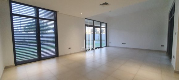 5 bedrooms Villa in Yas Island, UAE No. 23218 10