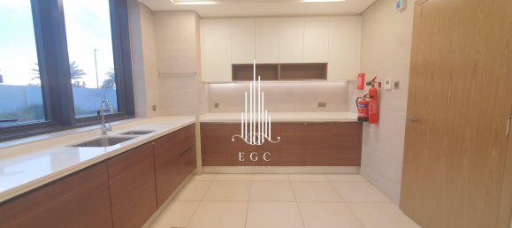 5 bedrooms Villa in Yas Island, UAE No. 23218 22