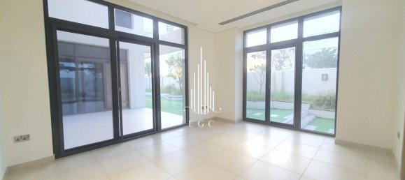 5 bedrooms Villa in Yas Island, UAE No. 23218 9
