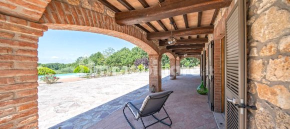 4 bedrooms House in Gualdo Cattaneo, Italy No. 127199 10