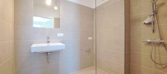 Квартира с 2 комнатами в Дойч-Ваграм, Австрия № 254792 8