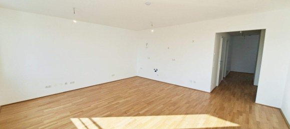 Квартира с 2 комнатами в Дойч-Ваграм, Австрия № 254792 3