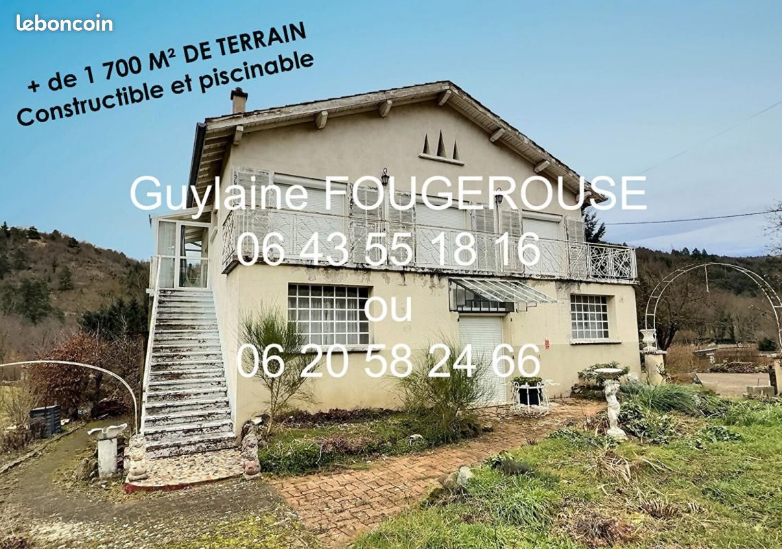 Casa de 3 dormitorios en Sail-sous-Couzan, France No. 240331