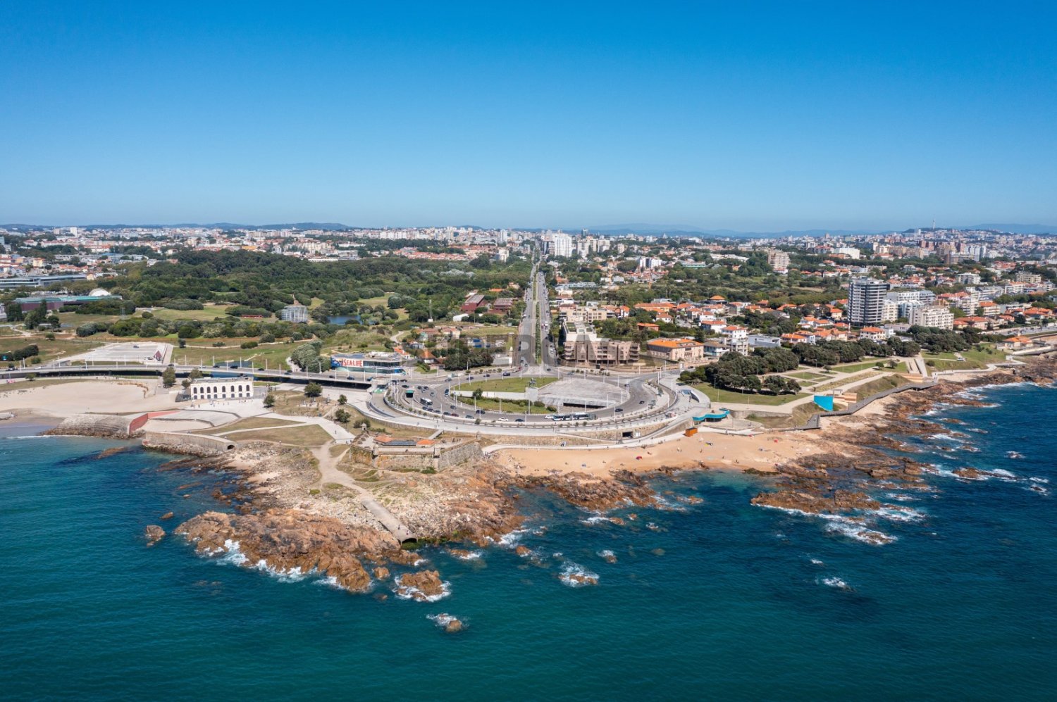 3 bedrooms Apartment in Porto, Portugal No. 245513