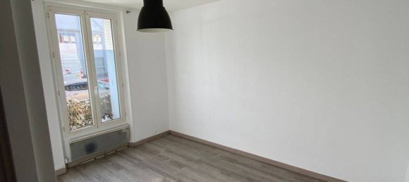 1 bedroom Apartment in Ivry-sur-Seine, France No. 327006 2