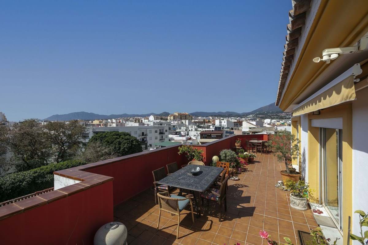 3 bedrooms Penthouse in Marbella, Spain No. 61314