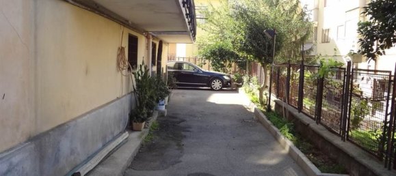 30m² Garage in Cava de' Tirreni, Italy No. 98416 3
