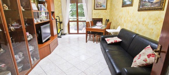 3 rooms Apartment in Novate Milanese, Italy No. 287731 3