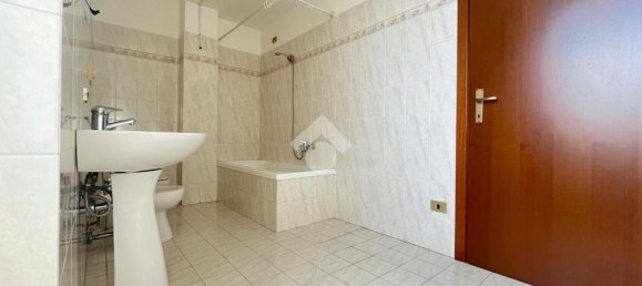 2 bedrooms Apartment in Castelleone, Italy No. 378833 20
