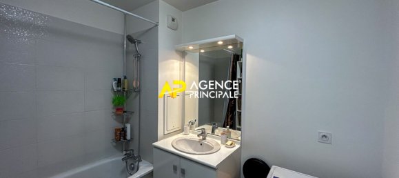 2 bedrooms Apartment in Bezons, France No. 172813 6