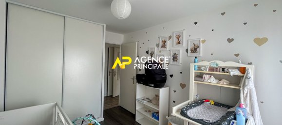 2 bedrooms Apartment in Bezons, France No. 172813 9