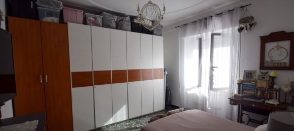 2 bedrooms Apartment in Genoa, Italy No. 313705 4