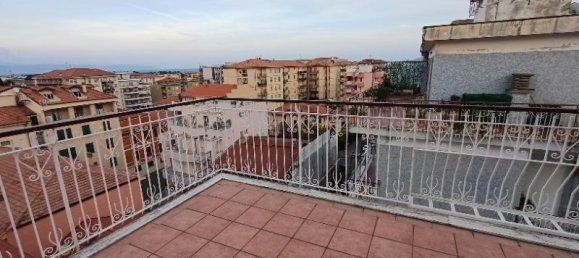 5 rooms Penthouse in Albenga, Italy No. 230778 9