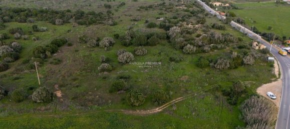  Land in Luz, Portugal No. 98984 6